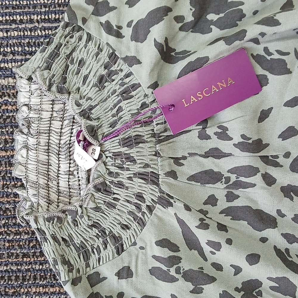 Nwt LASCANA Smocked Blouse Top Green Size Medium - Picture 5 of 8